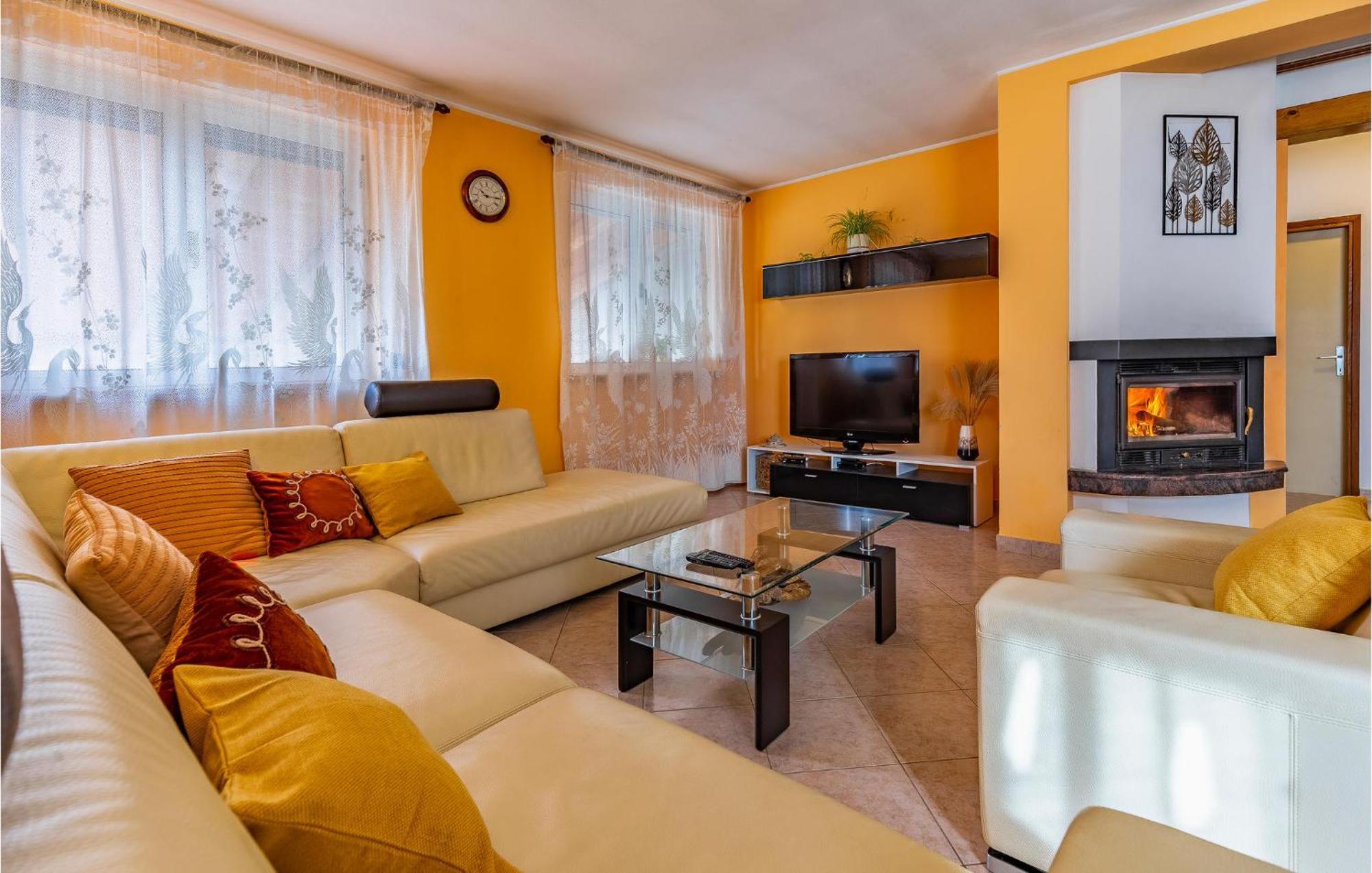 Lovely Home In Sisan With Outdoor Swimming Pool Eksteriør bilde