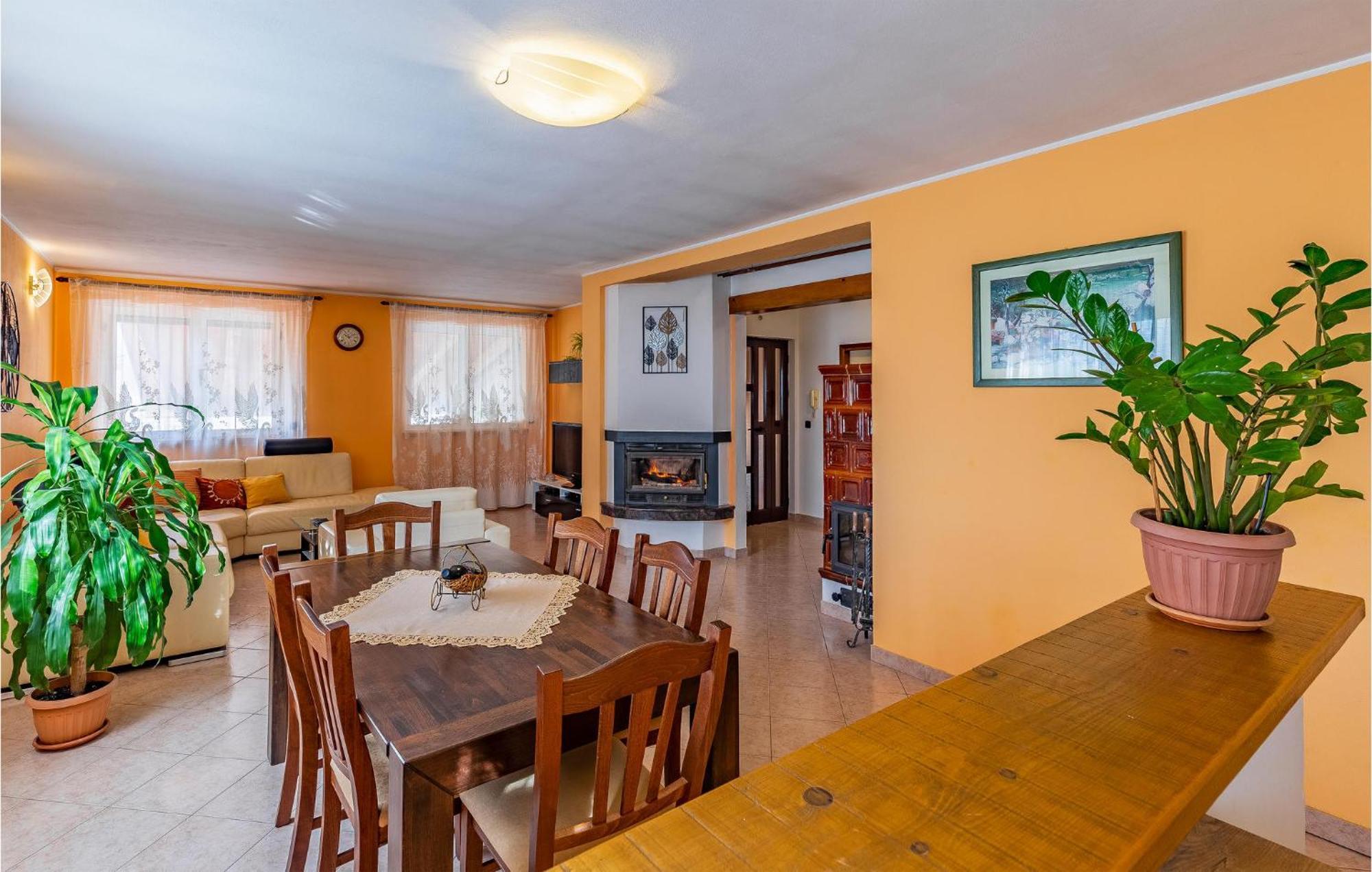 Lovely Home In Sisan With Outdoor Swimming Pool Eksteriør bilde