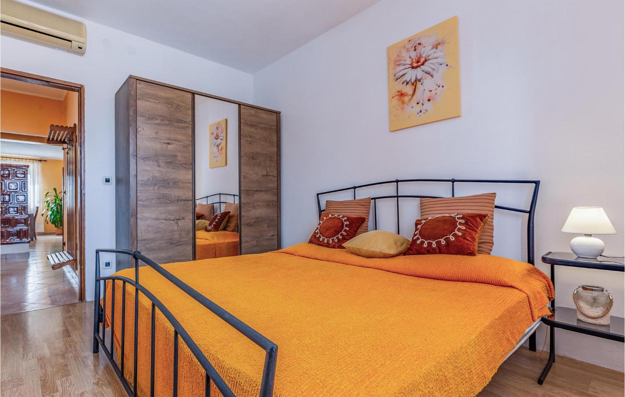 Lovely Home In Sisan With Outdoor Swimming Pool Eksteriør bilde