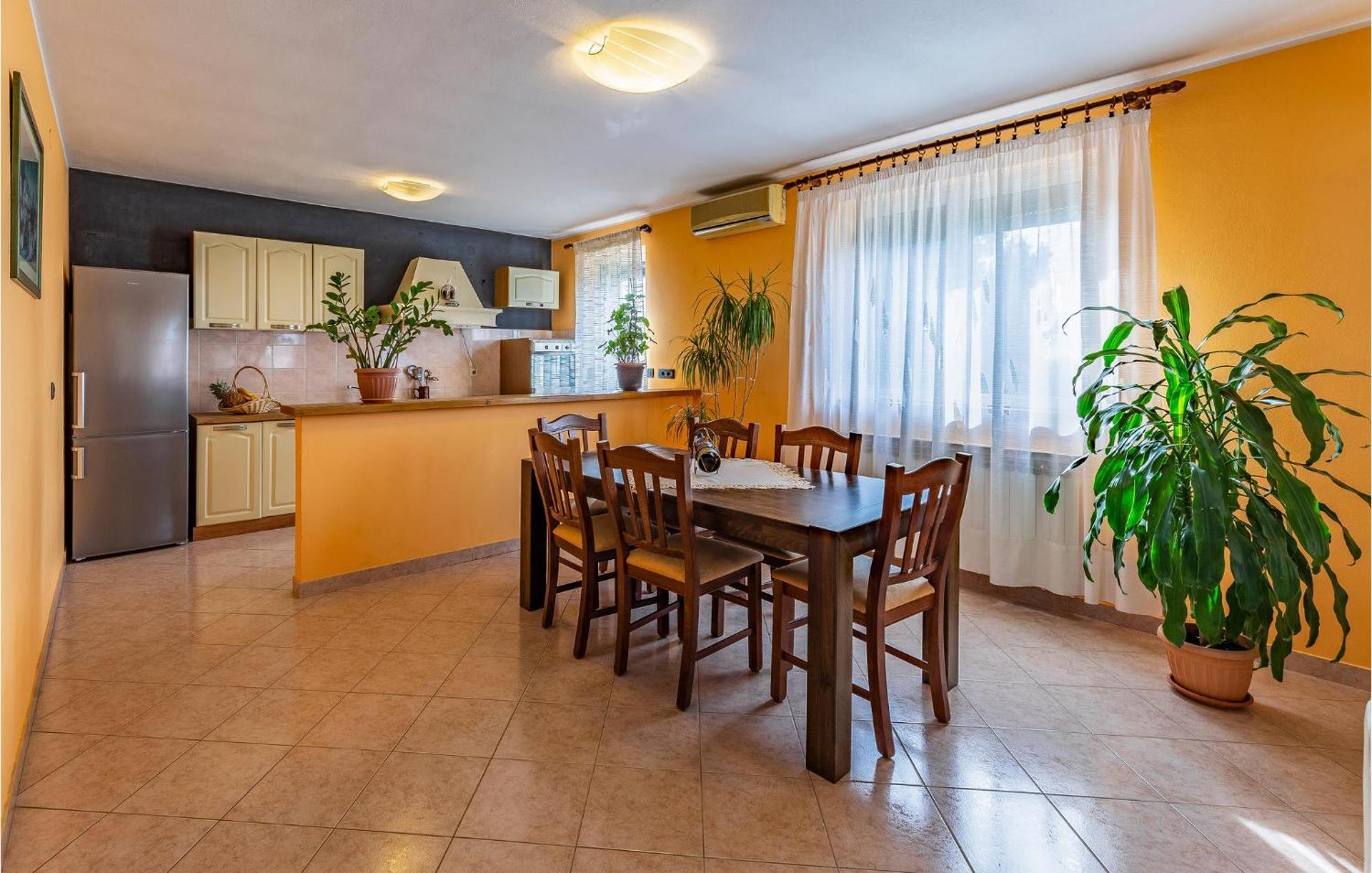 Lovely Home In Sisan With Outdoor Swimming Pool Eksteriør bilde
